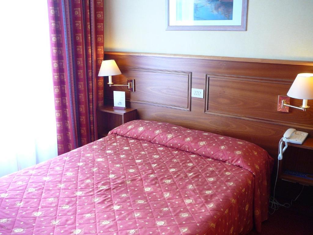 Logis Hotel Hamiot Boulogne-sur-Mer Room photo